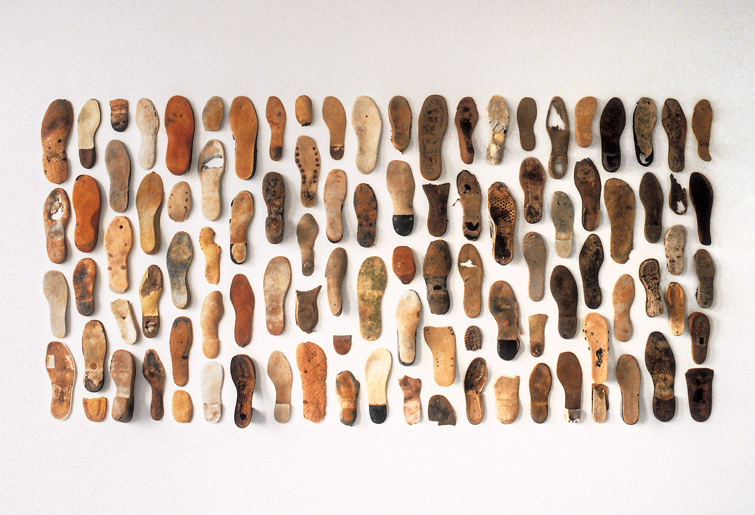 SOULS | 2,50 m x 1,20 m | shoe soles found at the beach in Italy and Greece  | Work by Sven Rünger & Ebi de Boer | Galerie Herold / Bremen | 1999